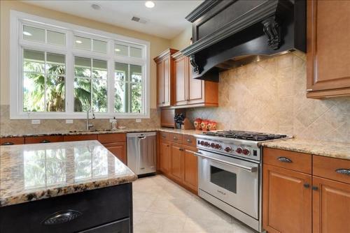 1a Sea Lane Home