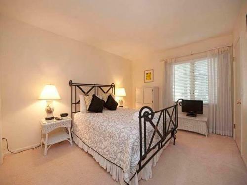 4 Grey Widgeon Holiday Home