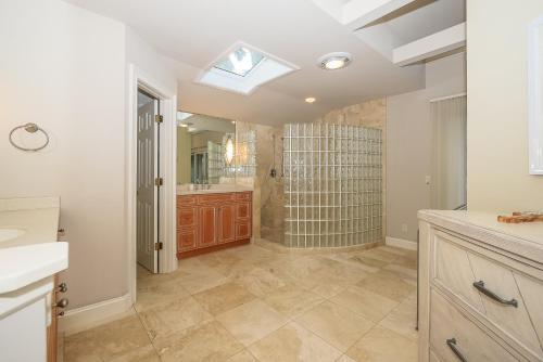 10 Woodbine Home