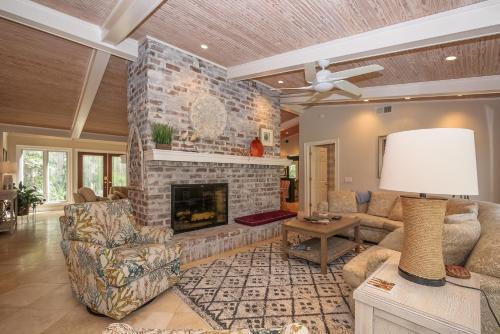 10 Woodbine Home