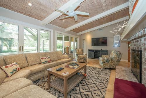 10 Woodbine Home