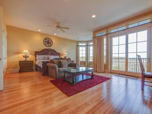 4 Collier Court