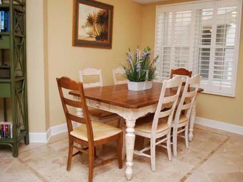 5105 Hampton Place Villa