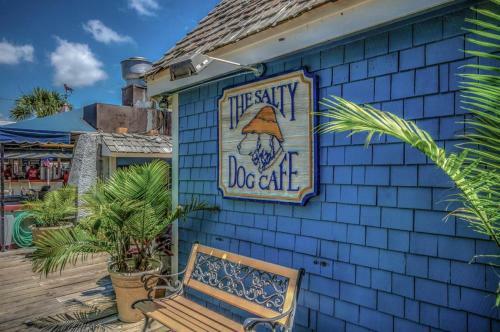 1671 Bluff Villa
