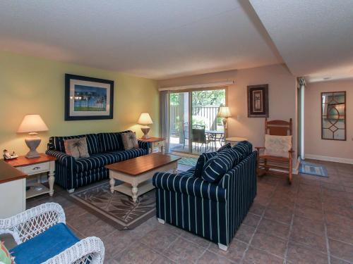 1704 Bluff Villa
