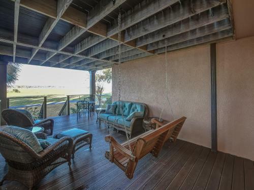 17 Mizzenmast Court