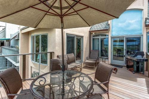 17 Mizzenmast Court