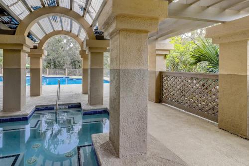 Colonnade Club 196 Villa