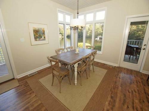 7643 Huntington Villa