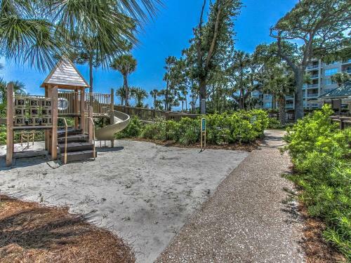 Villa 4202 Windsor Court North