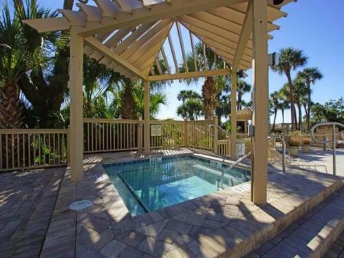 6205 Hampton Place Villa