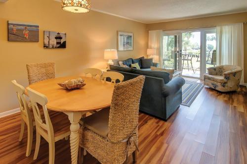 Shorewood 136 Villa