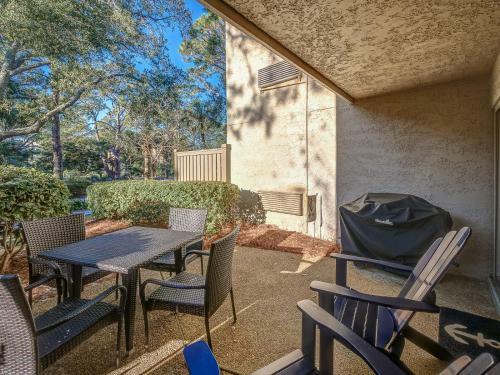 1654 Bluff Villa