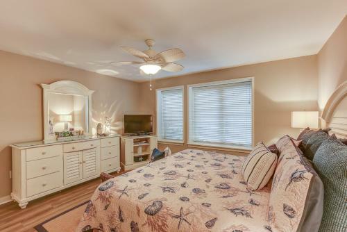 1654 Bluff Villa