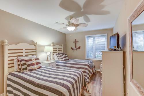 1654 Bluff Villa
