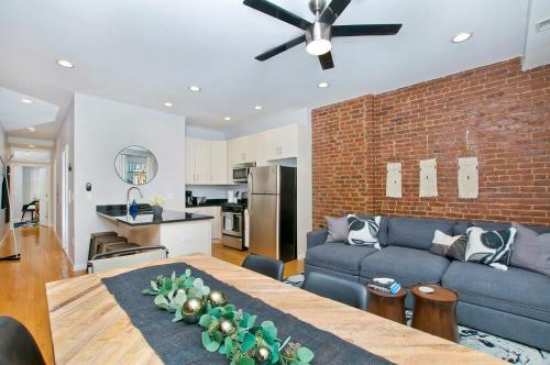 Boho-chic Three Bedroom Apartment Minutes To Nyc
