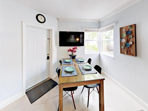 321 Hayes Townhouse Unit 5