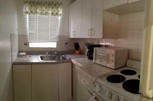 Hotel Atlantic Sands Beach Suites