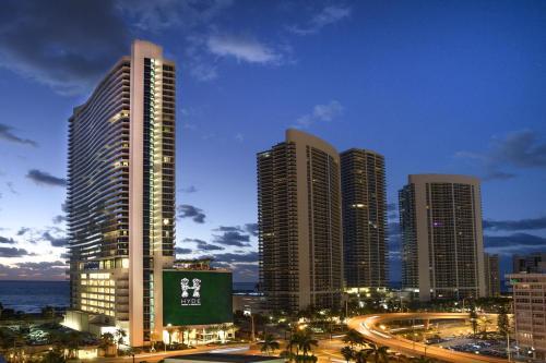 Oceanfront Apartments By 1sthomerent