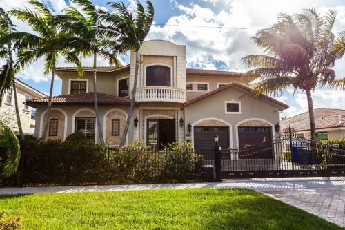 Villa Luxurious 4/4 House With Boat Dock