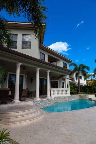 Villa Luxurious 4/4 House With Boat Dock