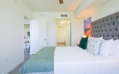Luxury 2 Bedroom Apartments With Balcony