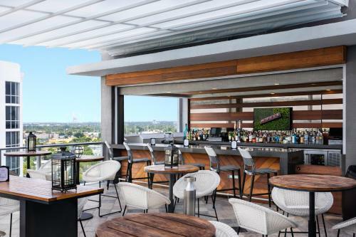 Luxury 2 Bedroom Apartments With Balcony