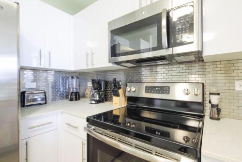Aparthotel Luxury 2 Br Condos W/ Balcony