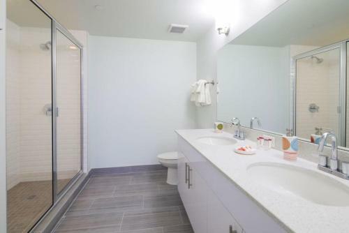 Aparthotel Luxury 2 Br Condos W/ Balcony