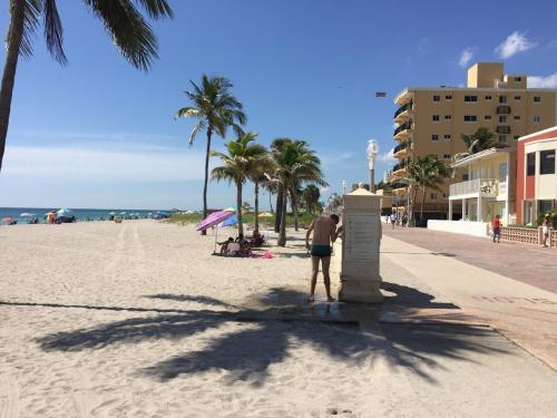 Wow!! Apartment For 4 Just Few Steps To The Beach!
