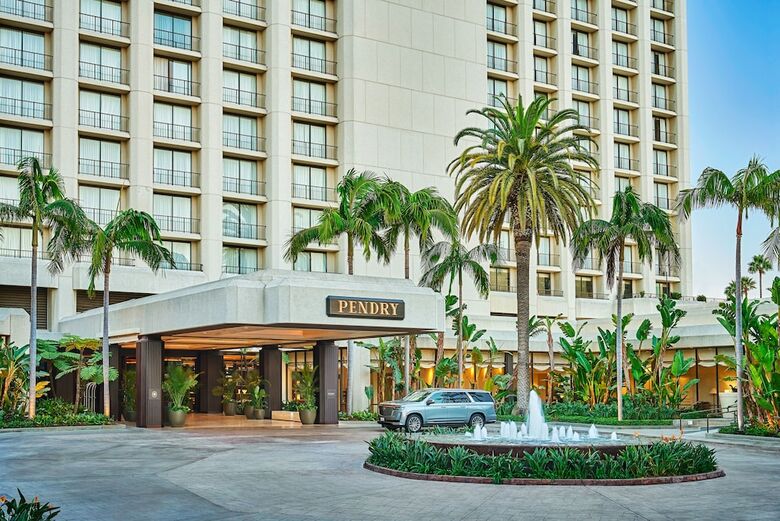 Hotel Island Newport Beach
