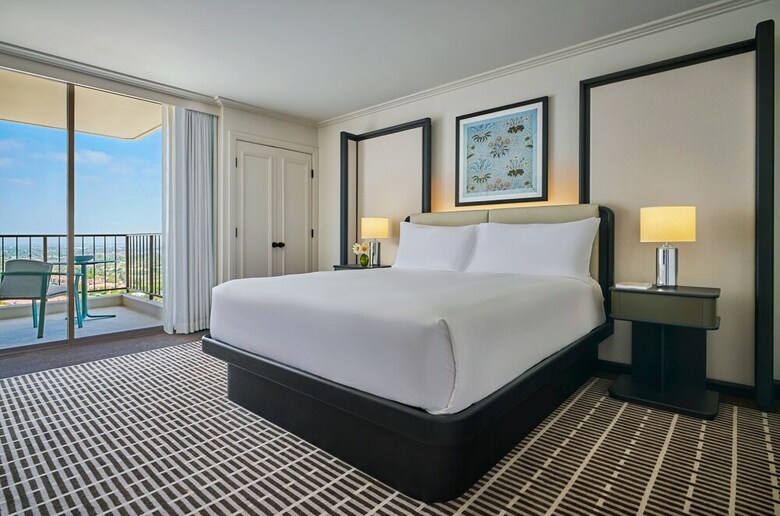 Hotel Island Newport Beach