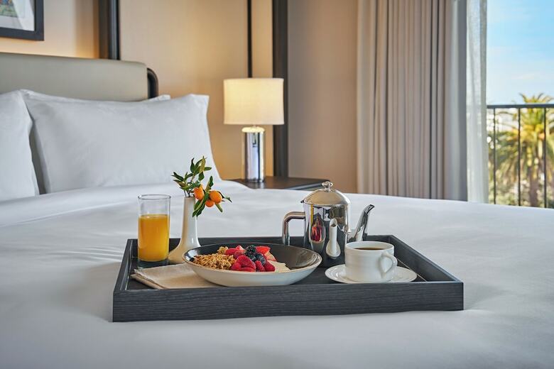 Hotel Island Newport Beach