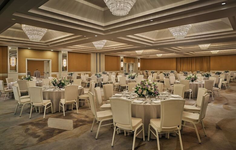 Hotel Island Newport Beach
