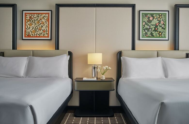 Hotel Island Newport Beach