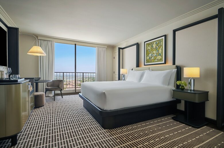 Hotel Island Newport Beach