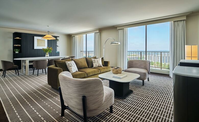 Hotel Island Newport Beach