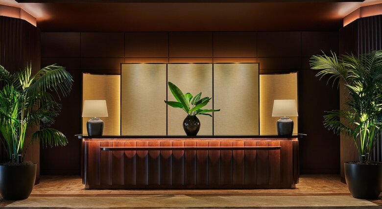Hotel Island Newport Beach