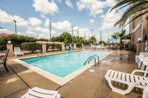 Hotel Comfort Suites Stafford