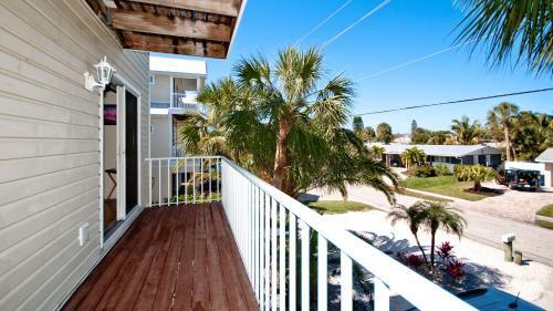 Mermaid Cove - Three Bedroom Home