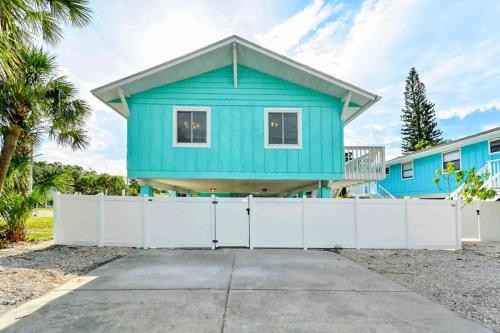 Turquoise Paradise East