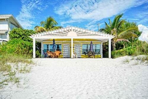 Four Beach Lovers 3 Home