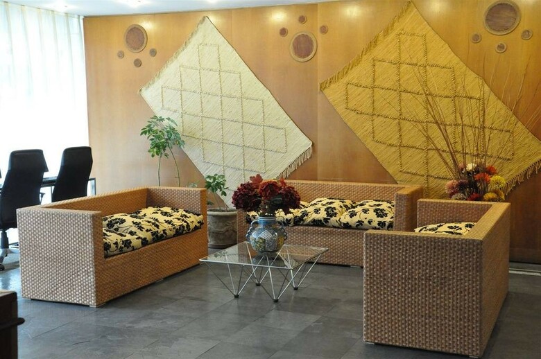 Aparthotel Versalles Suites