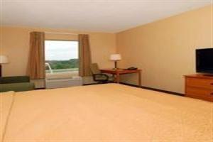 Hotel Quality Inn & Suites