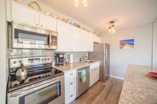 Waikiki Banyan Ocean View Apartment