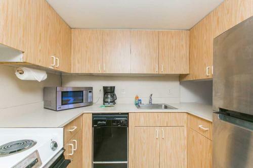 Ilikai Tower 701 City View 1br