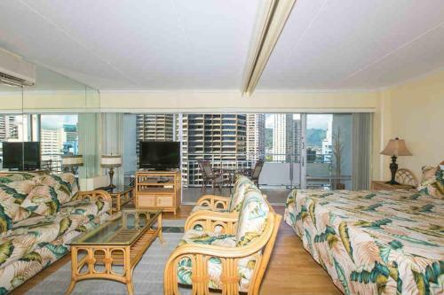 Ilikai Tower 1623 City View 1br