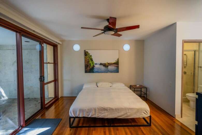 (cl8) Honolulu Executive Retreat