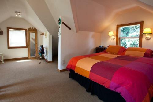 River Delivered-rvr/mt Vw-4br/2b