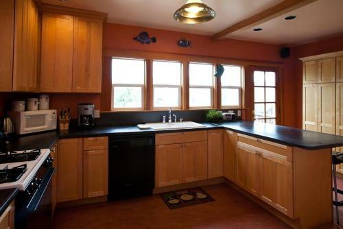 River Delivered-rvr/mt Vw-4br/2b